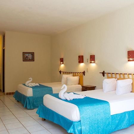 Pelicano Inn Playa Del Carmen - Beachfront Hotel Экстерьер фото